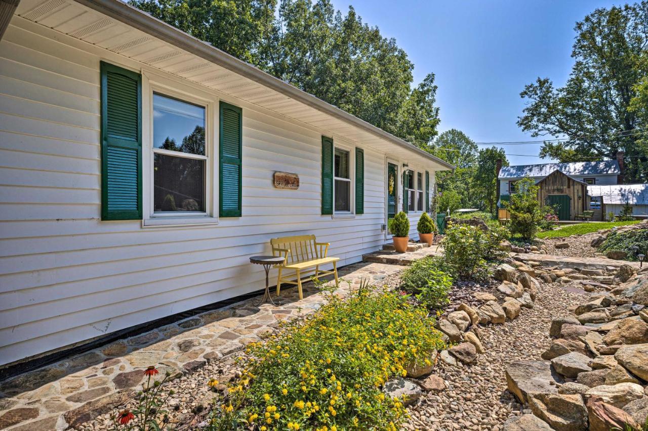 Charming Cottage Less Than 10 Mi To Wineries And Skiing! Nellysford ภายนอก รูปภาพ