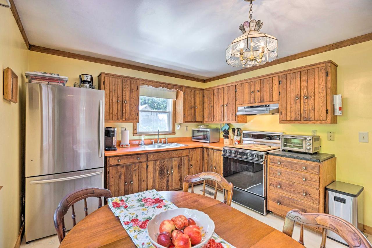 Charming Cottage Less Than 10 Mi To Wineries And Skiing! Nellysford ภายนอก รูปภาพ